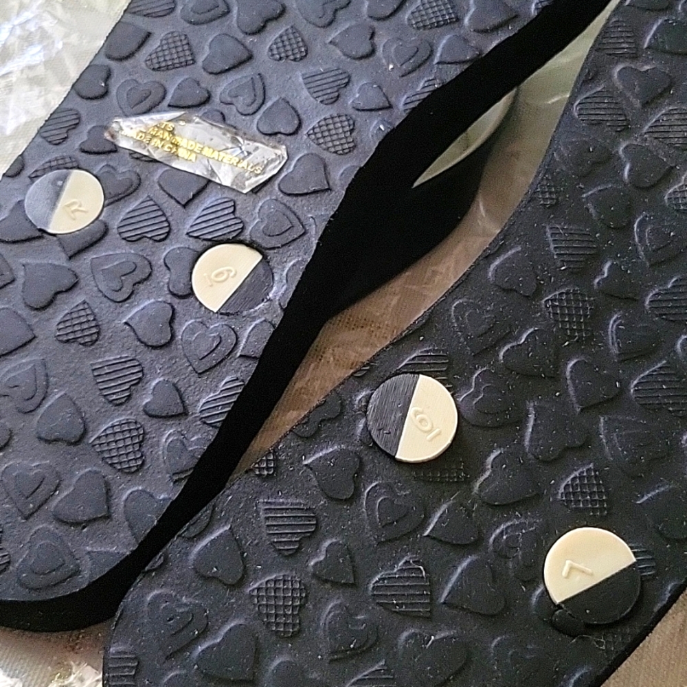Brighton Hearts Black Flip Flops - Picture 8 of 12